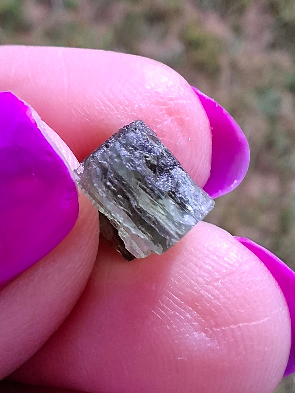 Moldavite Piece, 0.72g, Tektite (Ref: 1438)