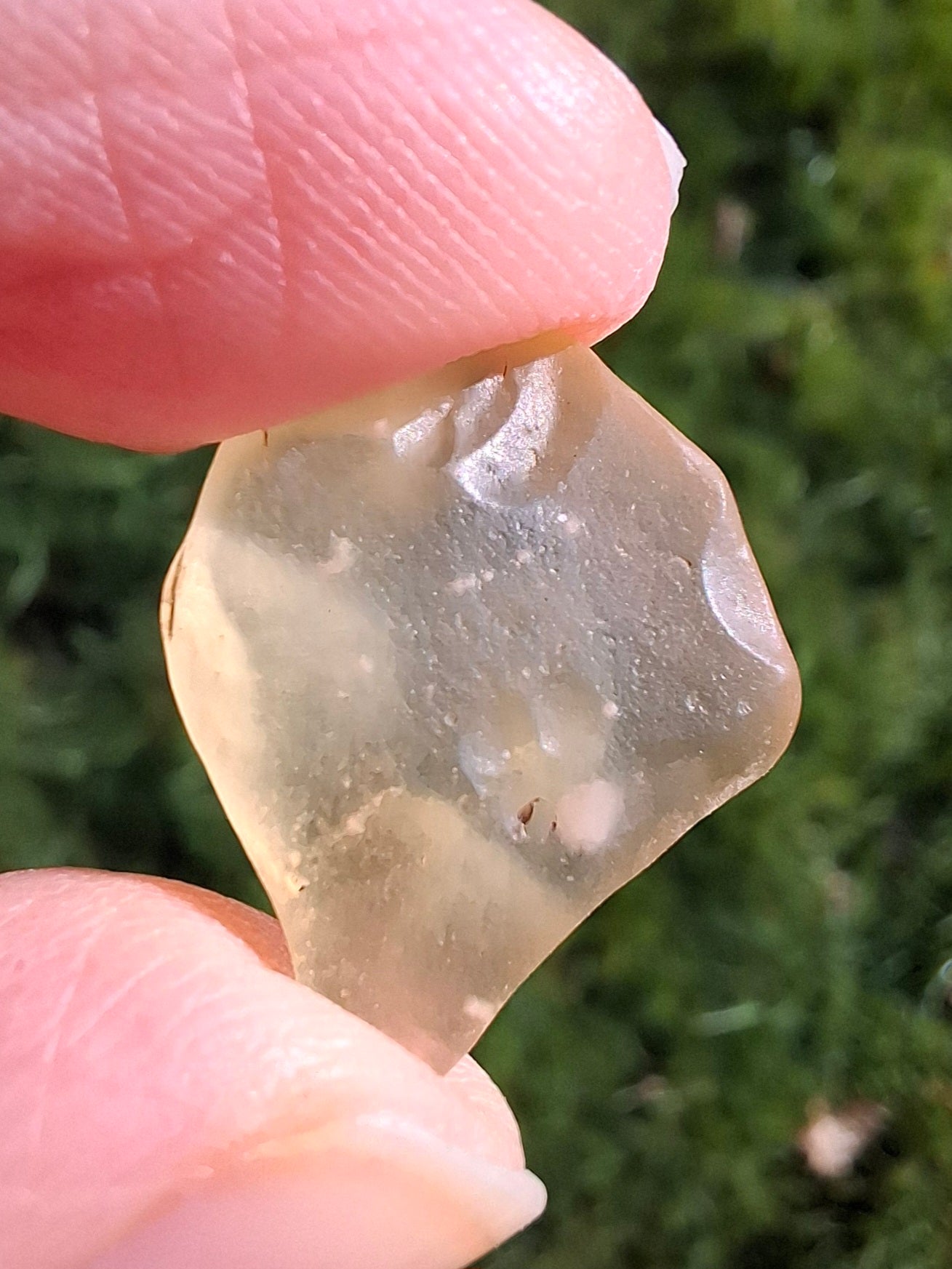 Libyan Desert Glass small Piece, 1.65g, Tektite (Ref: L1351)