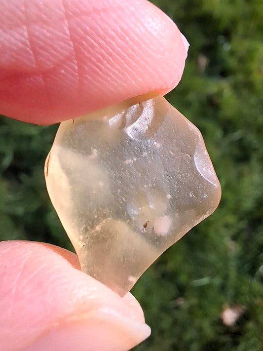 Libyan Desert Glass small Piece, 1.65g, Tektite (Ref: L1351)