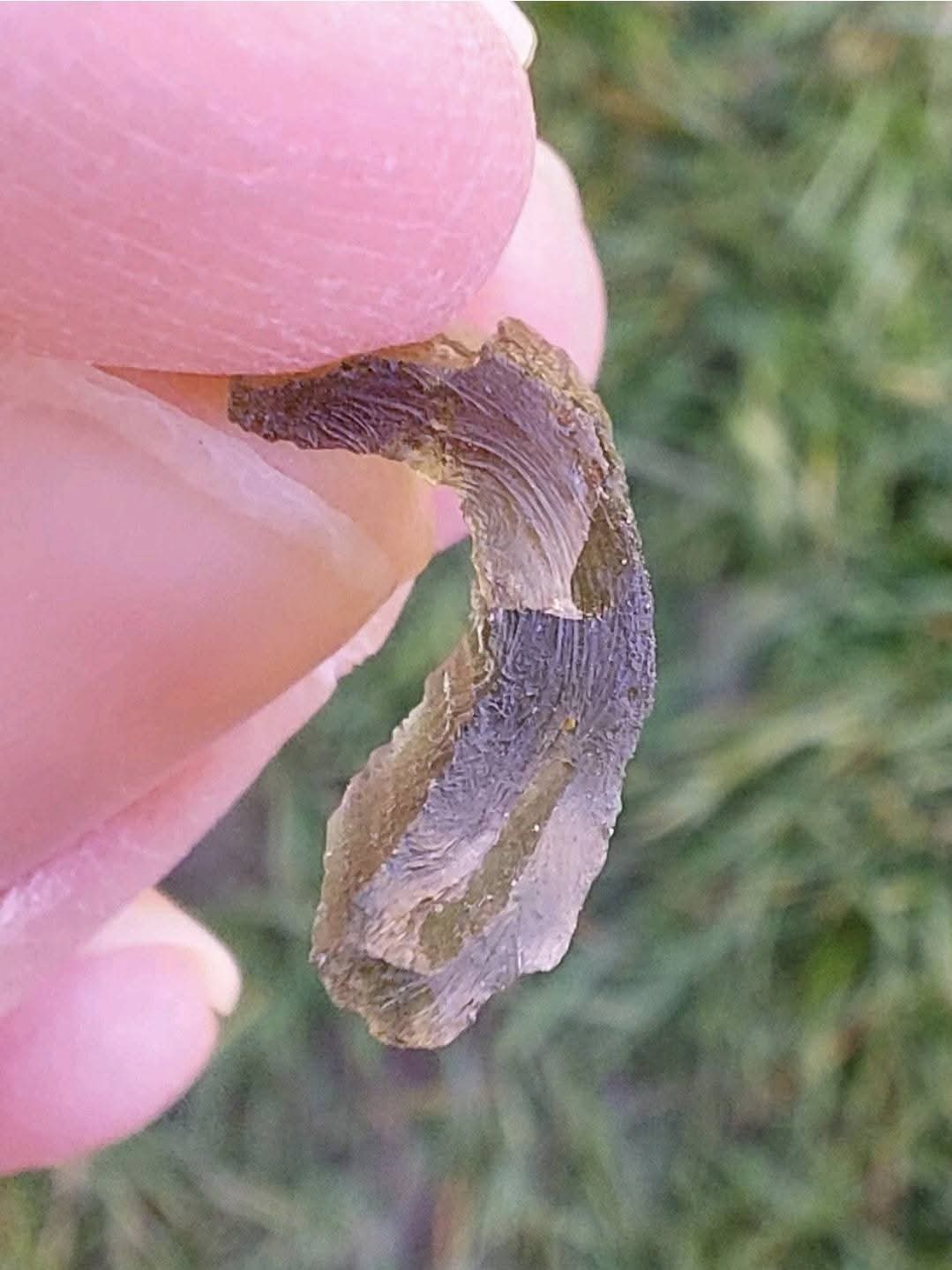 Moldavite Piece, 0.63g, Tektite (Ref: 1098)