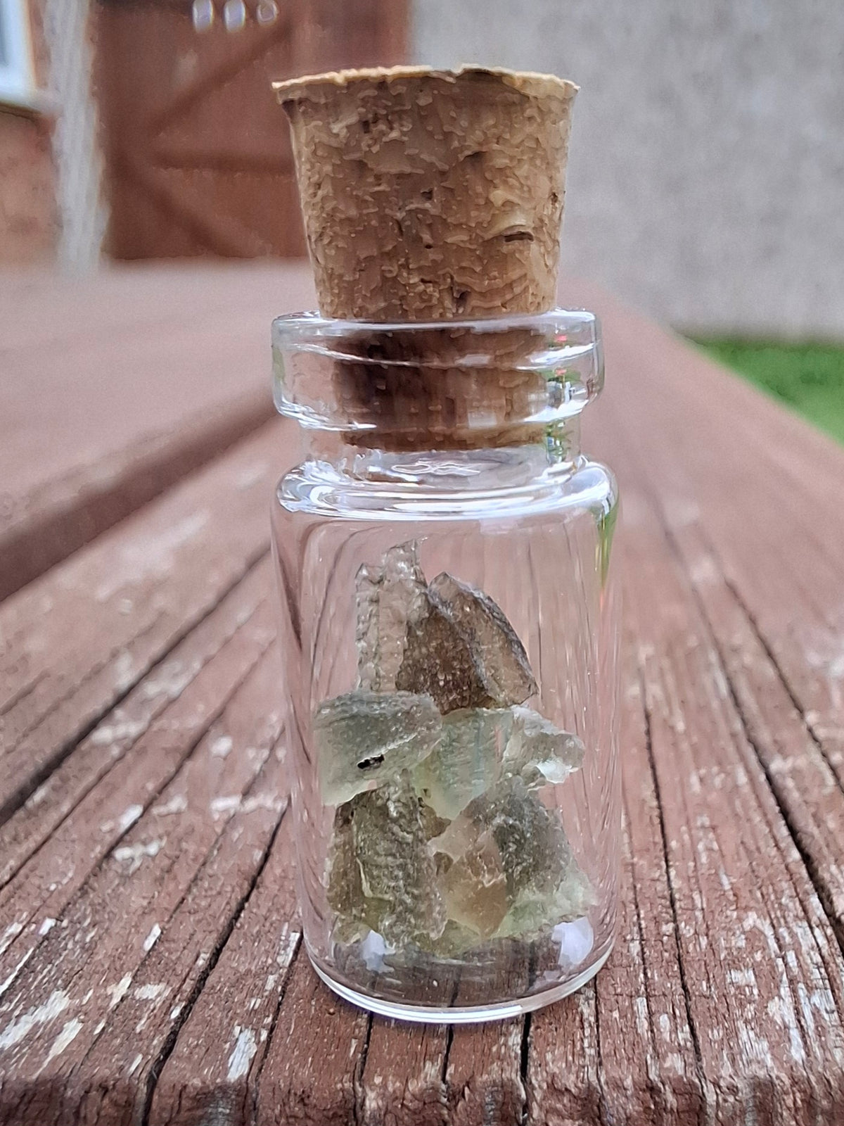 Moldavite Chips (0.50g) in 1ml Bottle, Tektite (Ref: B27)