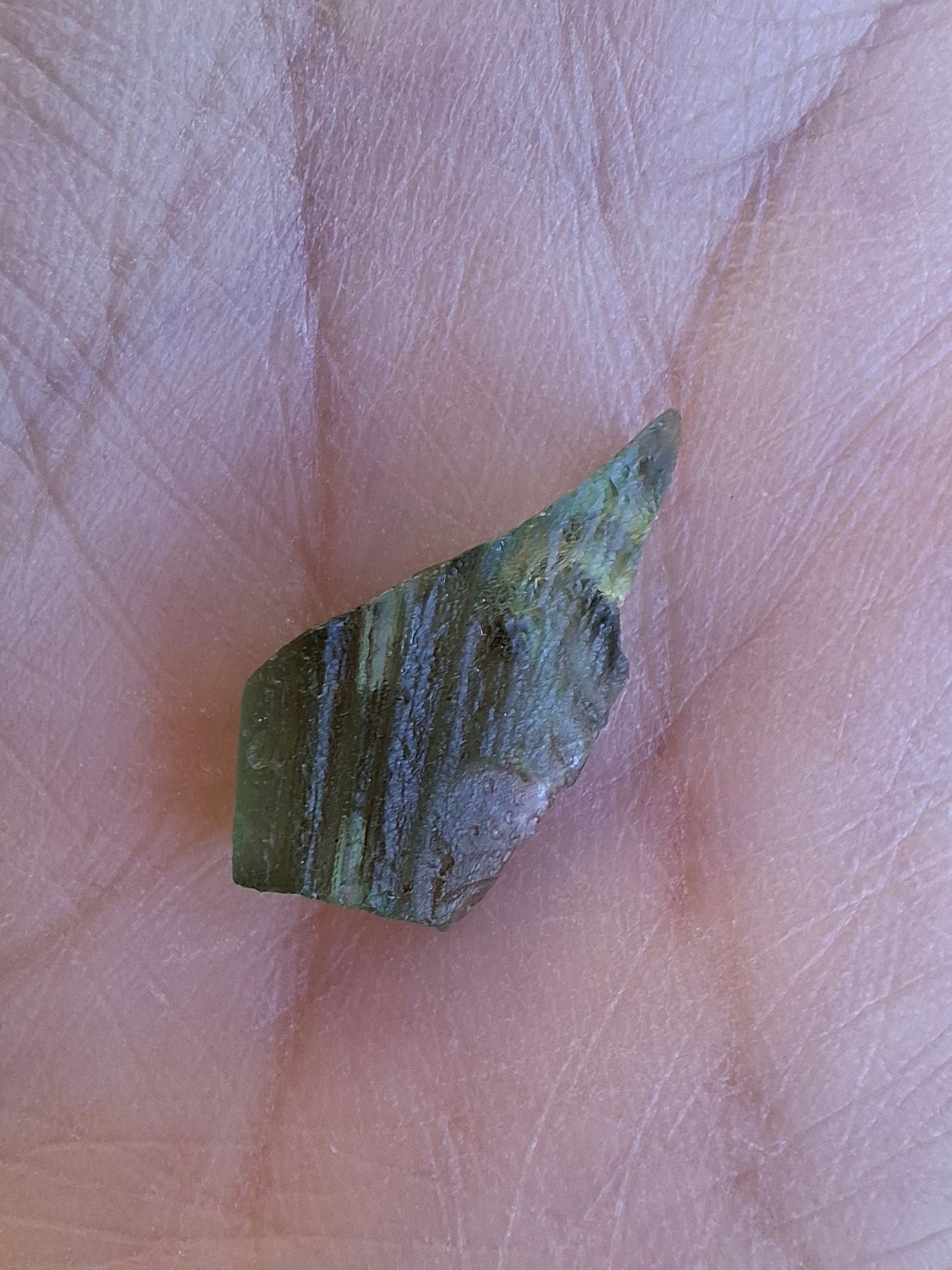 Moldavite Piece, 0.65g, Tektite (Ref: 1404)