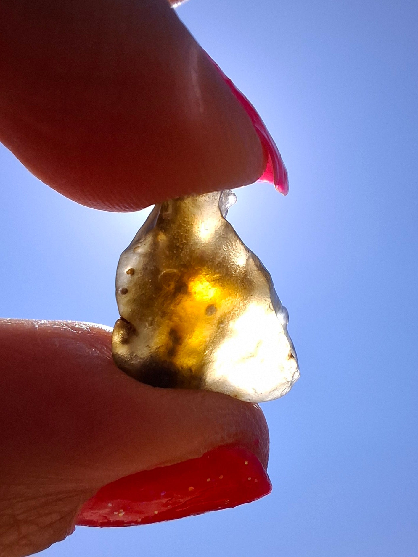 Libyan Desert Glass (darker) Piece, 2.29g, Tektite (Ref: L1359)