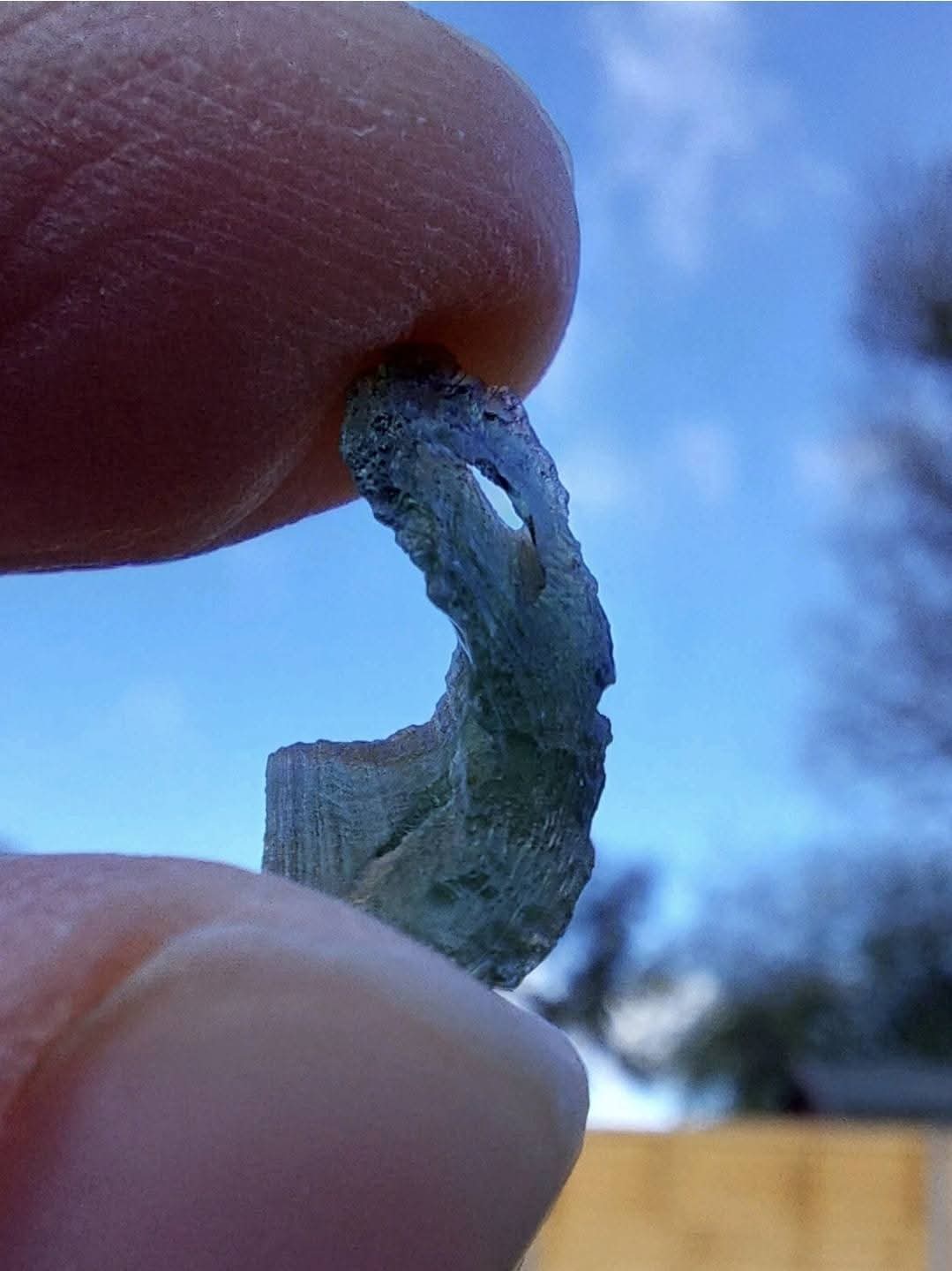 Moldavite Piece, 0.63g, Tektite (Ref: 1098)