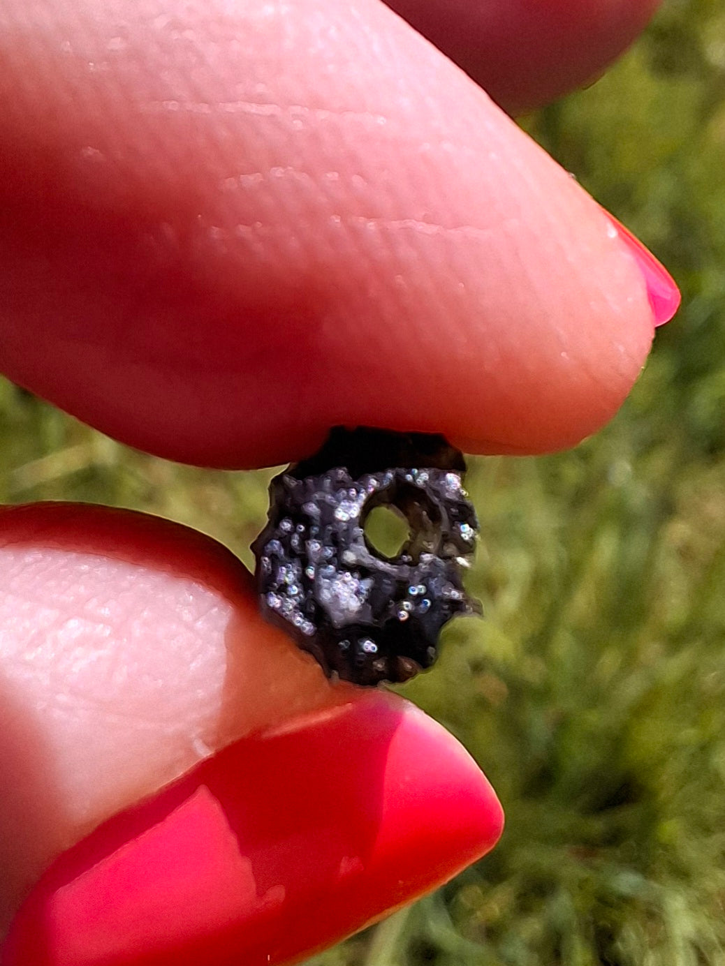 Moldavite Piece, 0.65g, Tektite (Ref: 1410)