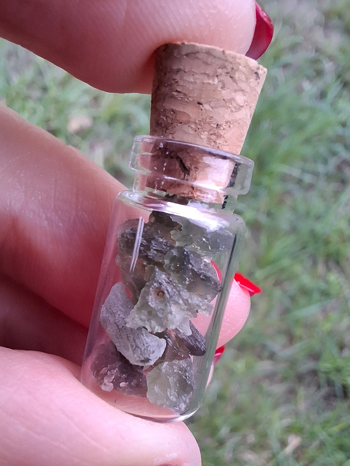 Moldavite Chips (1.00g) in 1ml Bottle, Tektite (Ref: B39)