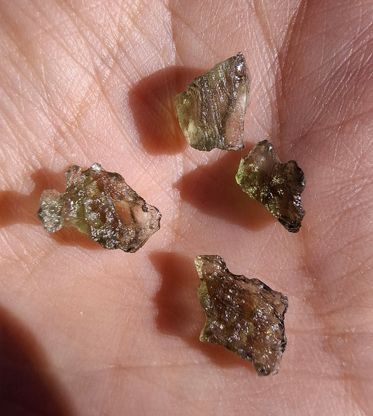 Moldavite chip Bundle, 1g, 4 pcs, Tektite (MB41)