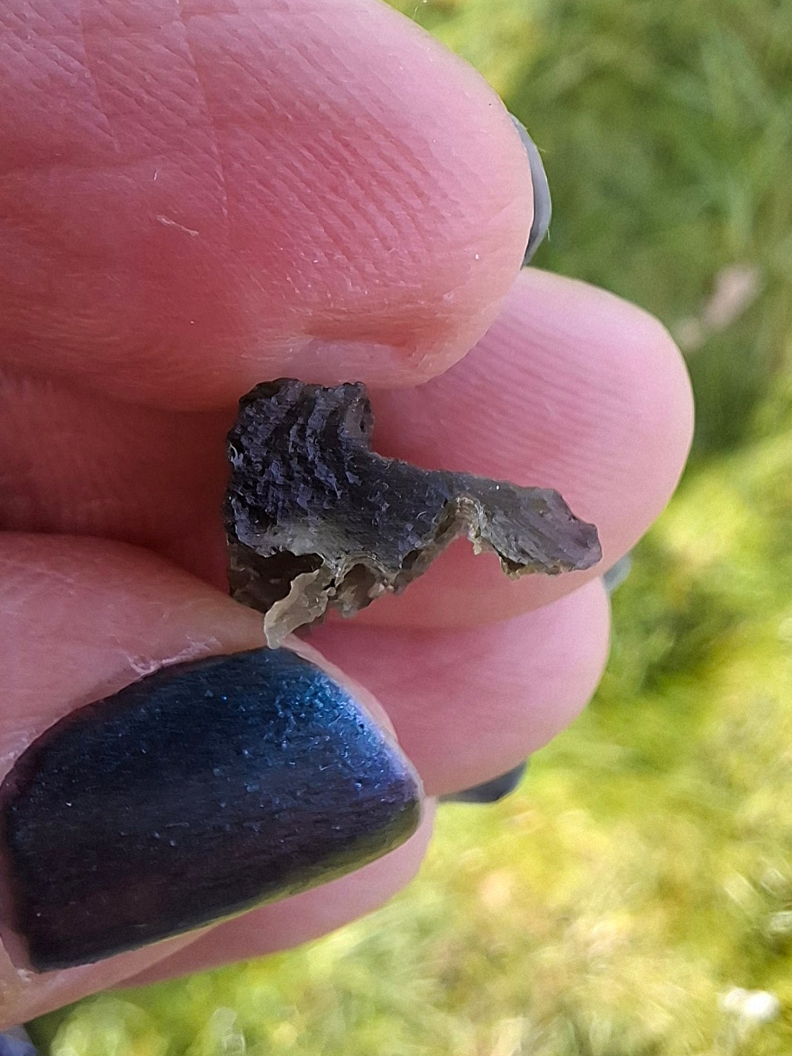 Moldavite Piece, 0.85g, Tektite (Ref: 1396)