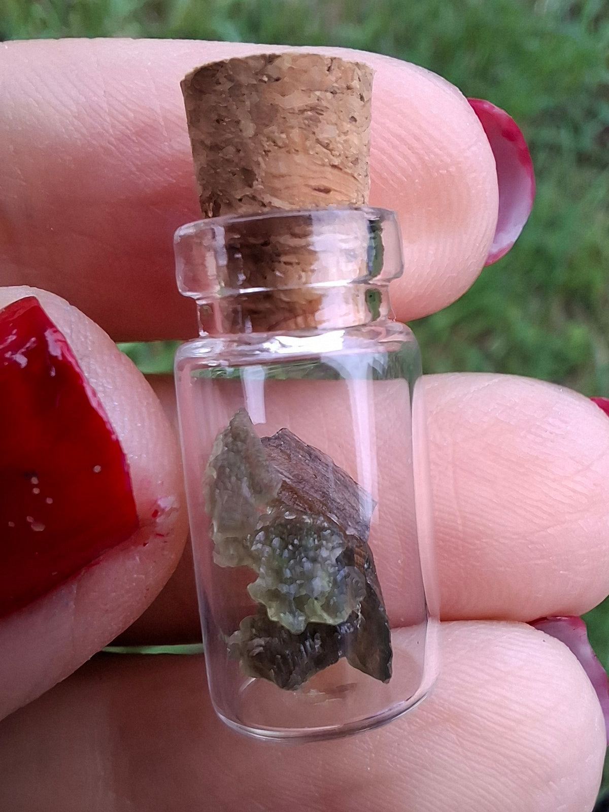 Moldavite Chips (0.50g) in 1ml Bottle, Tektite (Ref: B28)