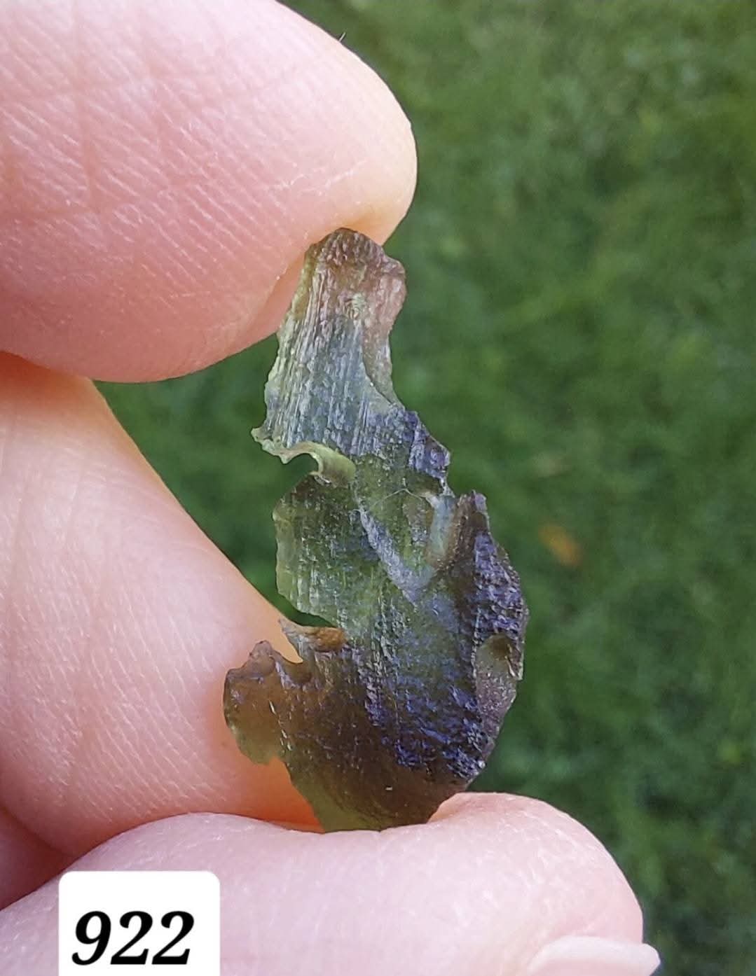 Moldavite Piece, 0.82g, Tektite (Ref: 922)