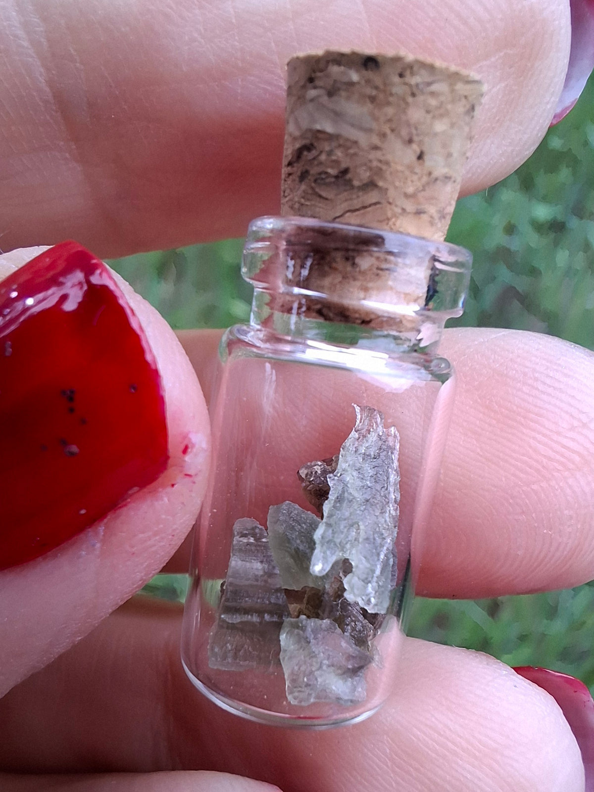 Moldavite Chips (0.50g) in 1ml Bottle, Tektite (Ref: B27)