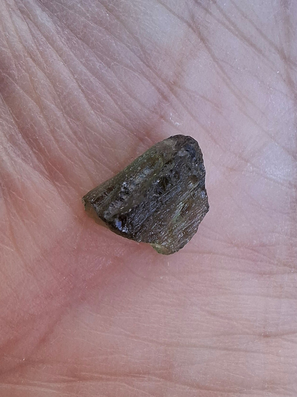 Moldavite Piece, 0.58g, Tektite (Ref: 1381)