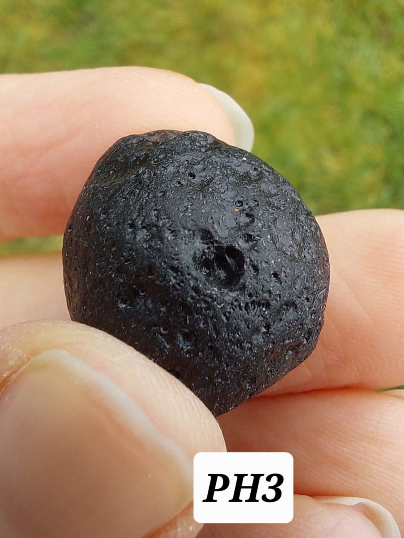 Philippinite (Rizalite), 9.75g, Tektite