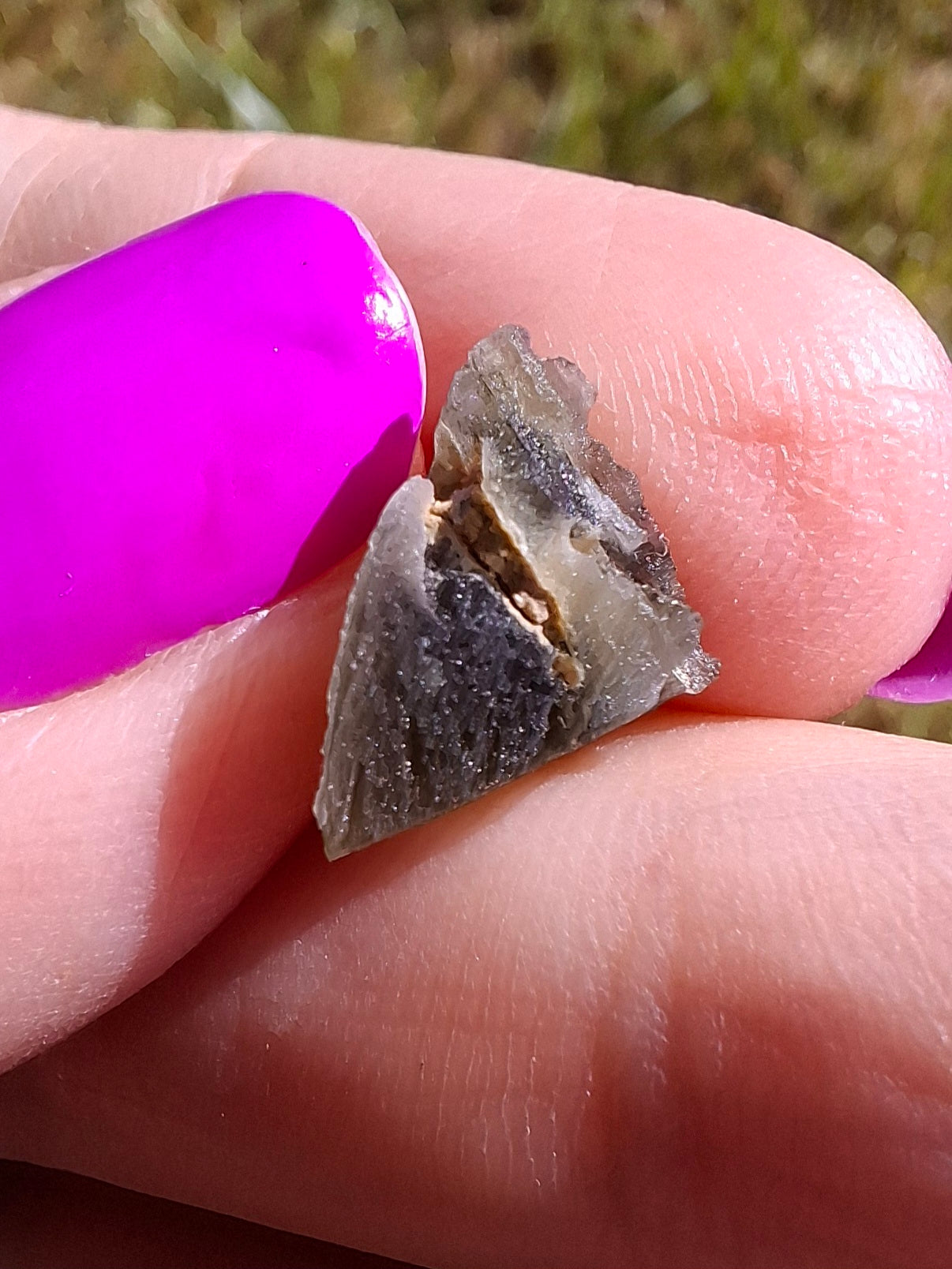 Moldavite Piece, 0.85g, Tektite (Ref: 1462)