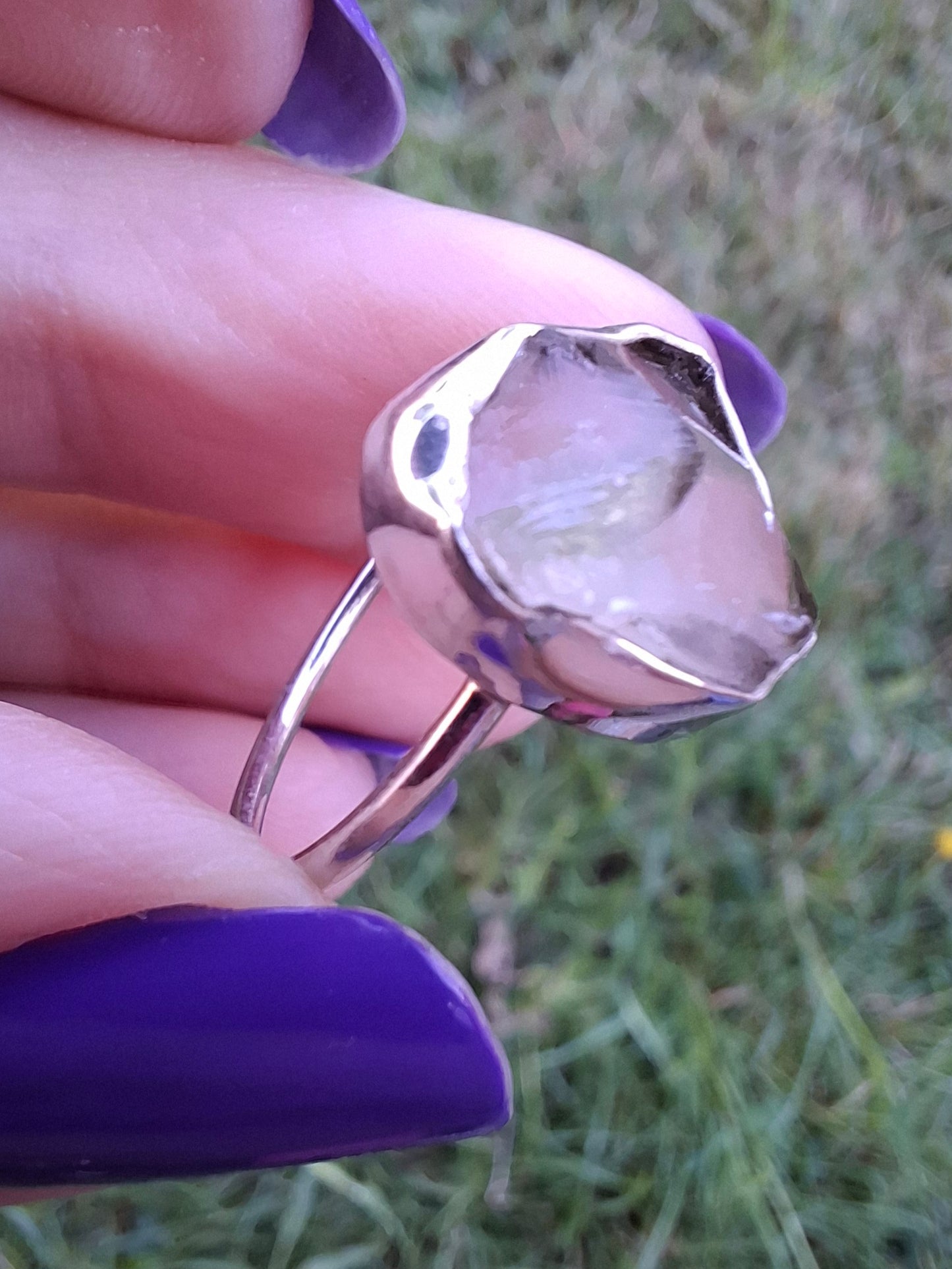 Libyan Desert Glass Ring, size small R, 925 Silver, Tektite (Ref: LR38)