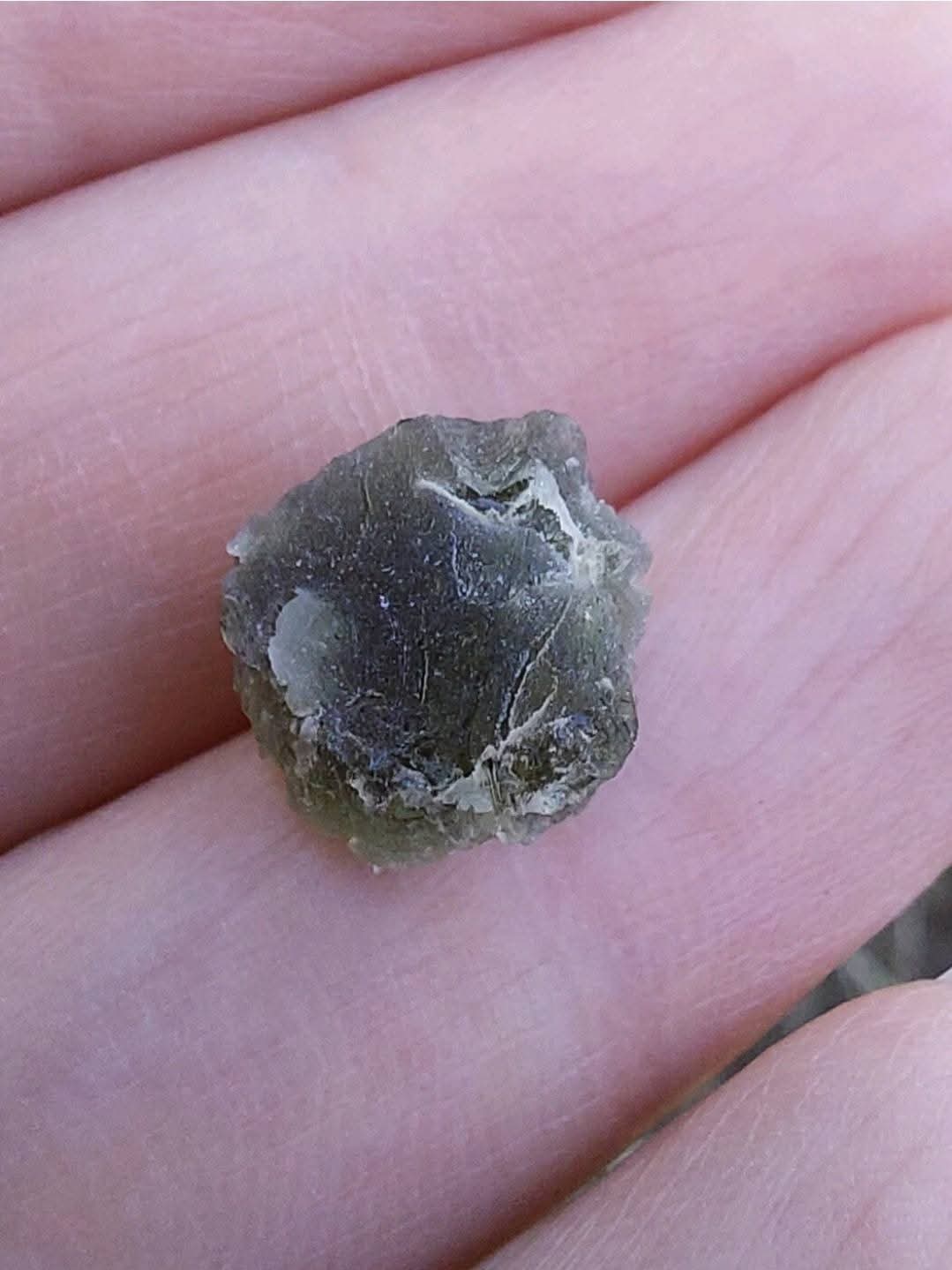 Moldavite Piece, 0.93g, Tektite (Ref: 775)