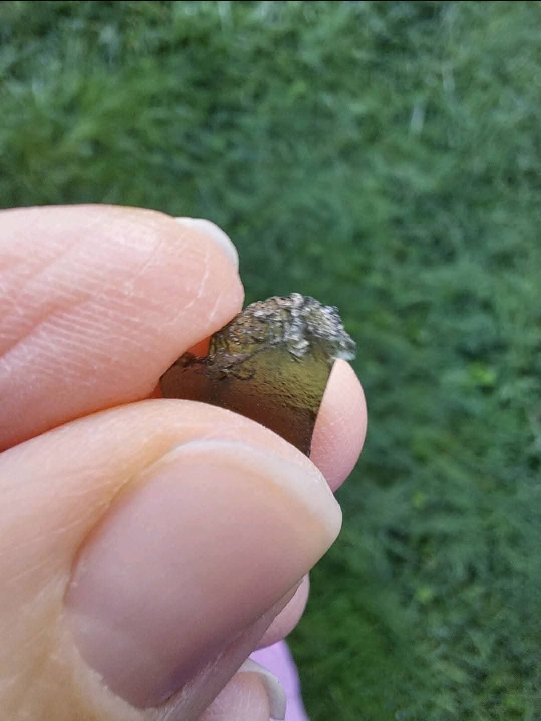 Moldavite Piece, 0.94g, Tektite (Ref: 937)