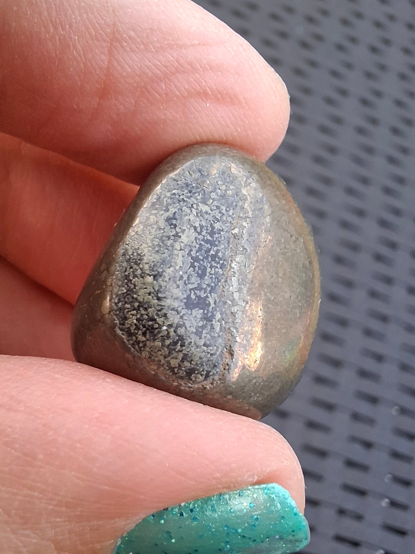 Apache Gold Tumble Stone, Crystal (Ref: T228)
