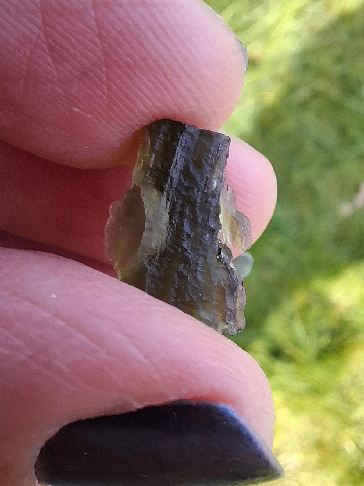 Moldavite Piece, 0.85g, Tektite (Ref: 1396)