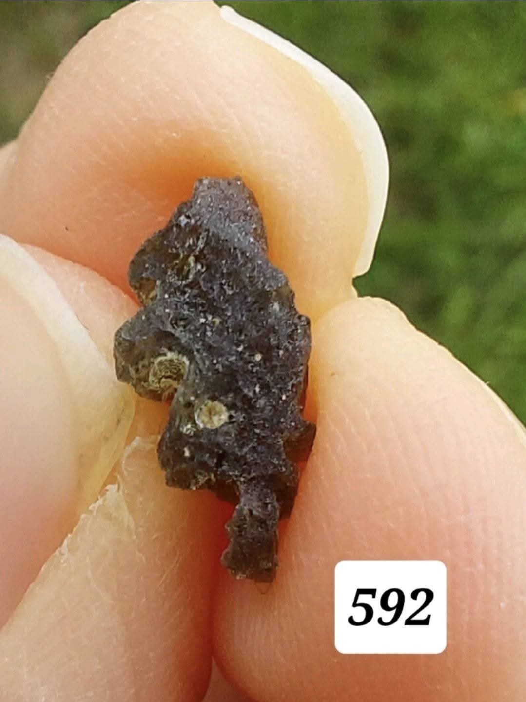 Moldavite Piece, 0.57g, Tektite (Ref: 592)