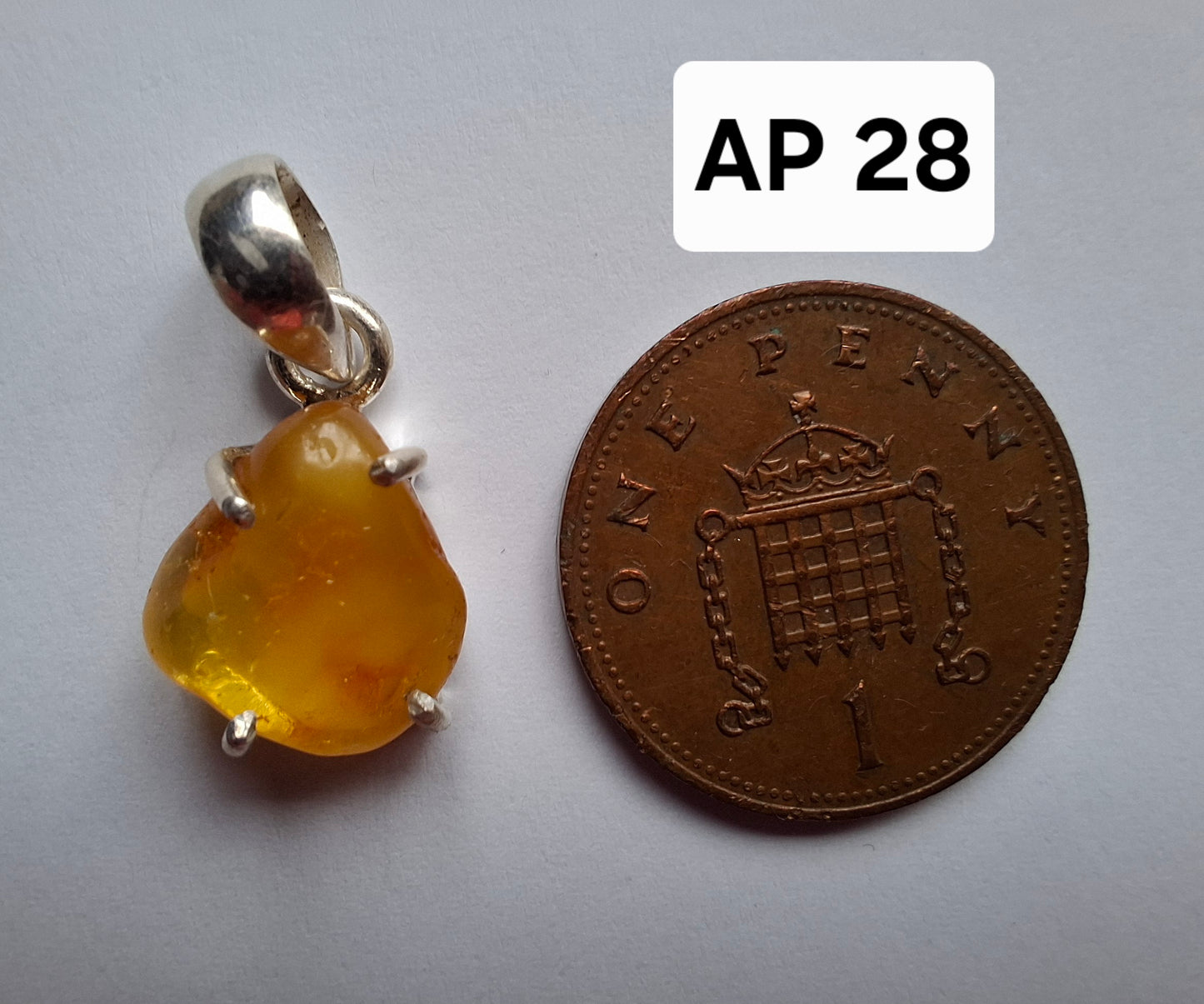 Baltic Amber Pendant, 925 Silver, Fossil (Ref: AP28)