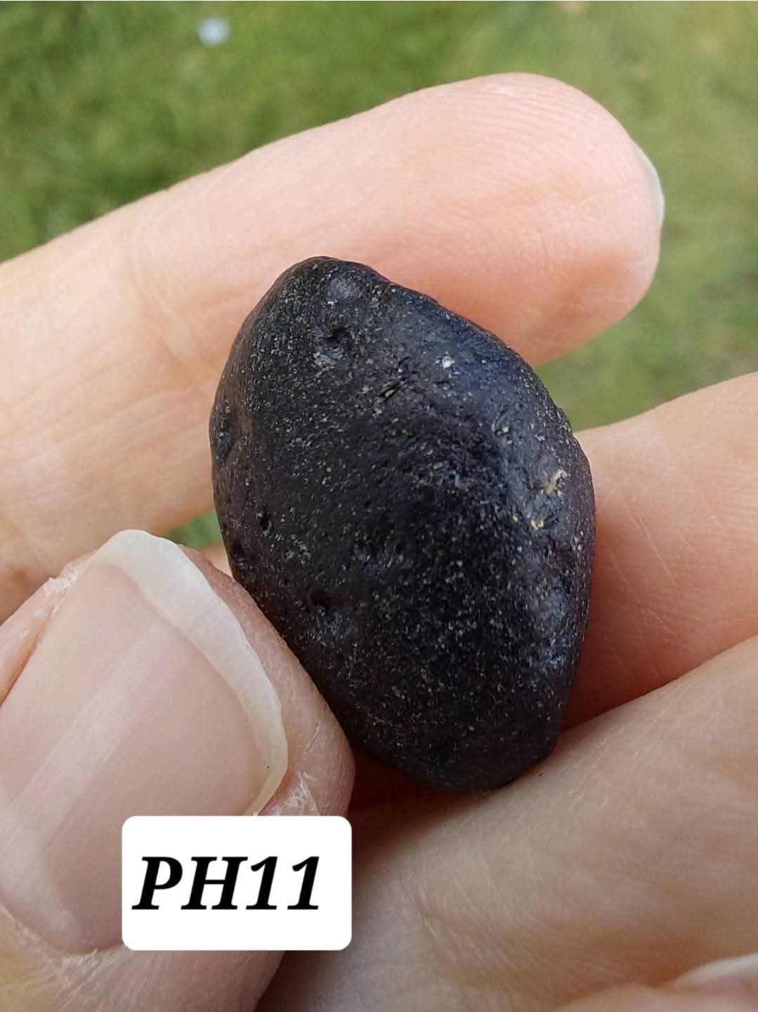 Philippinite (Rizalite), 7.48g, Tektite