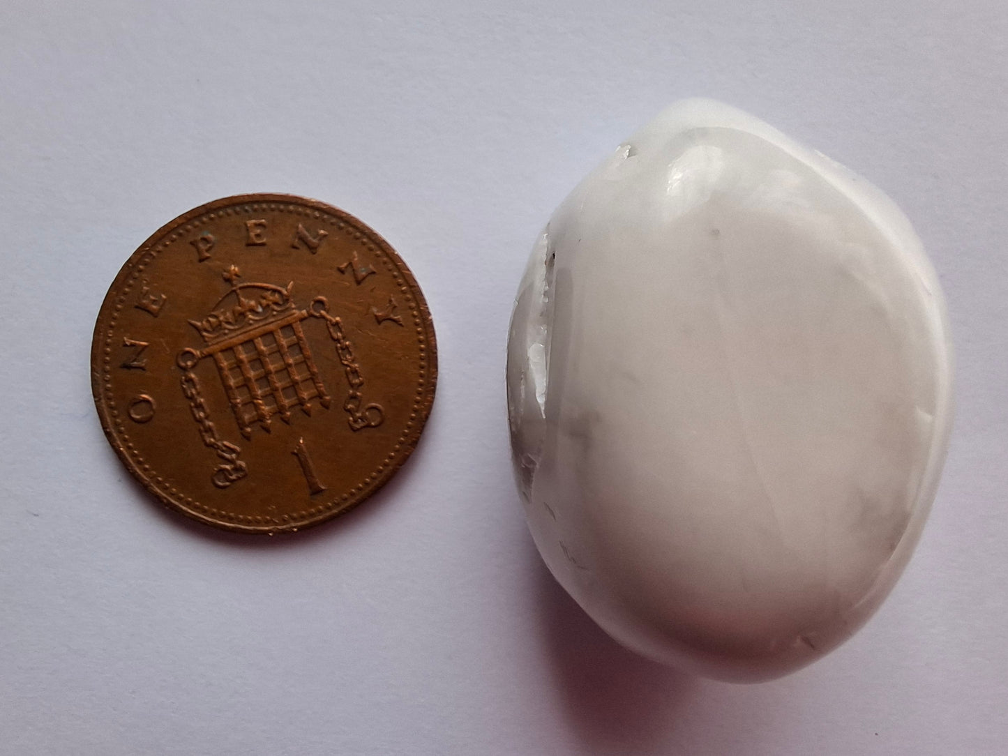 Howlite, Tumble Stone, Crystal (Ref: T38)