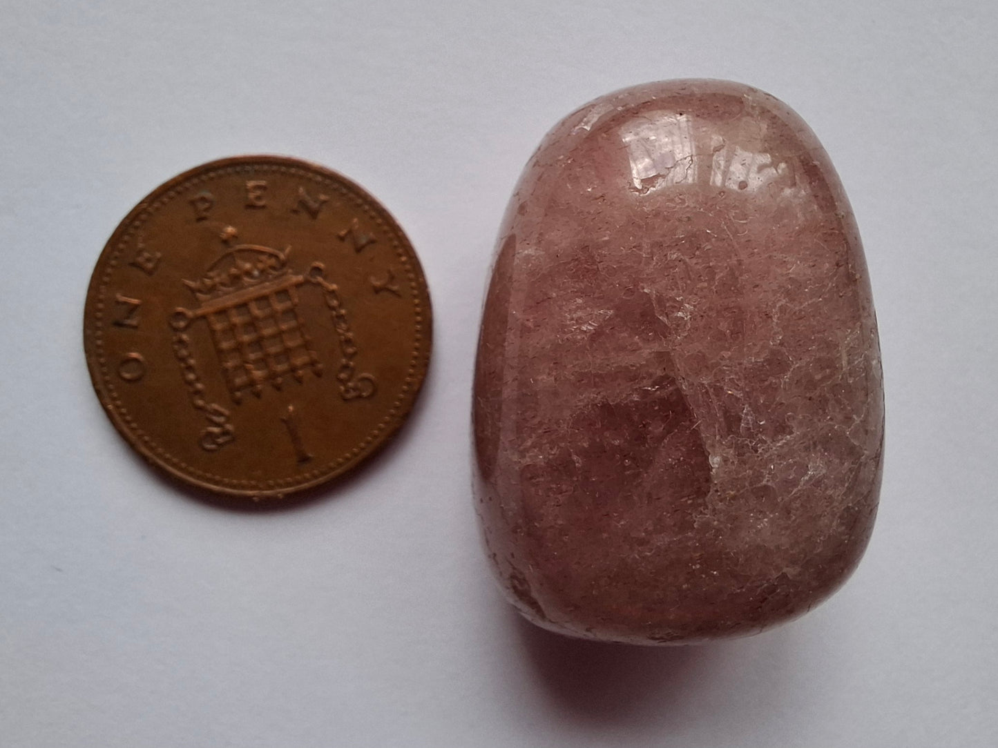 Strawberry Quartz, Tumble Stone, Crystal (Ref: T10)
