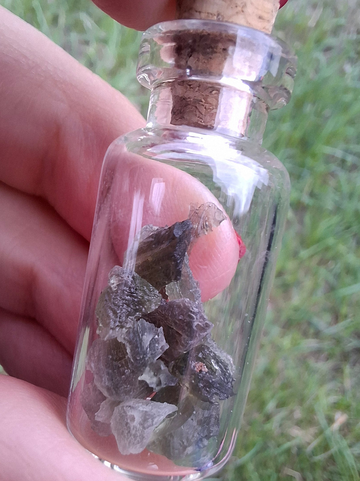 Moldavite Chips (2.00g) in 3ml Bottle, Tektite (Ref: B40)