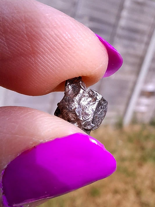 Campo del Cielo, 1.00g, Nickel Iron Meteorite (Ref: C6)