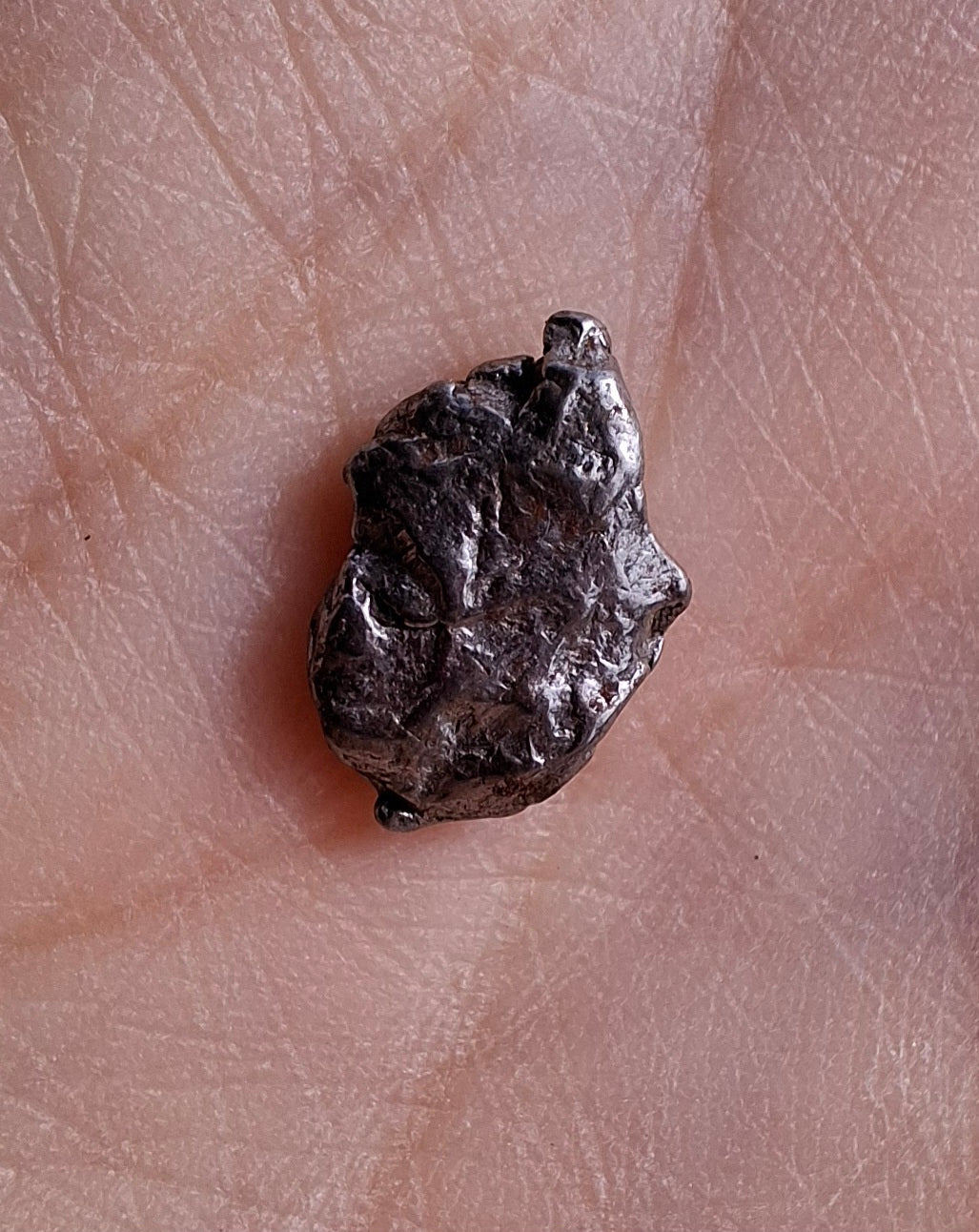 Campo del Cielo, 0.96g, Nickel Iron Meteorite (Ref: C7)