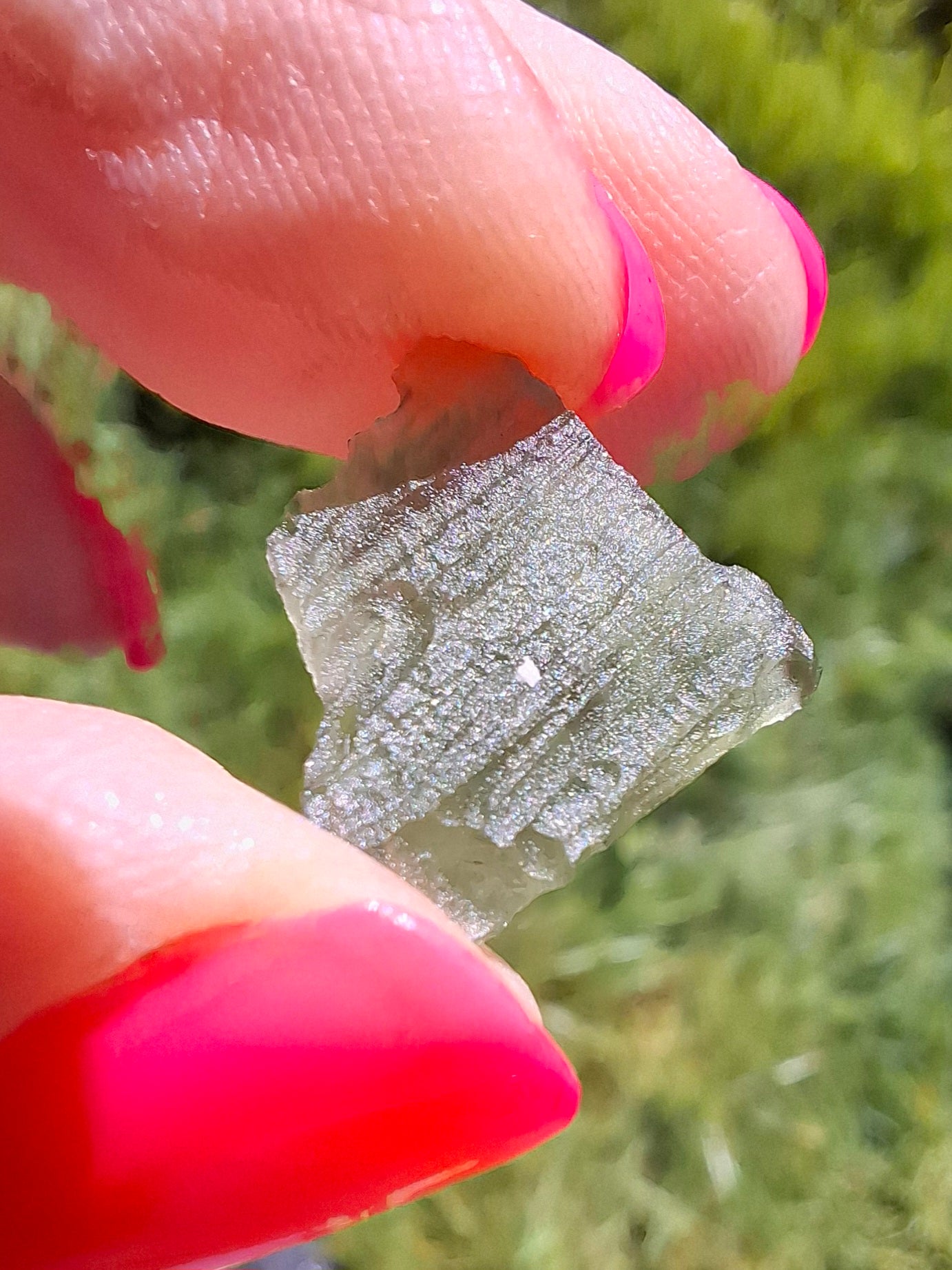 Moldavite Piece, 0.69g, Tektite (Ref: 1405)