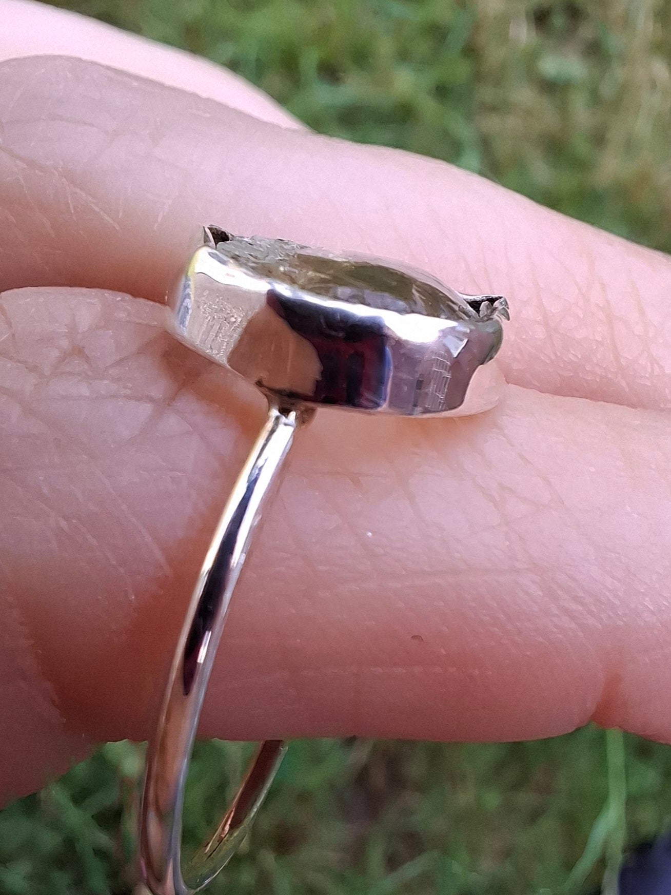 Libyan Desert Glass Ring, size large V, 925 Silver, Tektite (Ref: LR60)