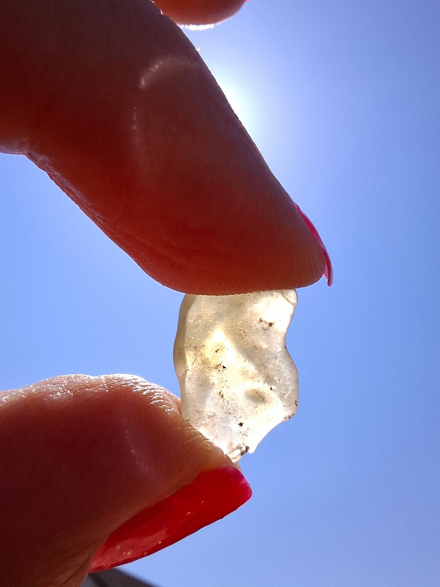 Libyan Desert Glass (darker) Piece, 0.95g, Tektite (Ref: L1363)