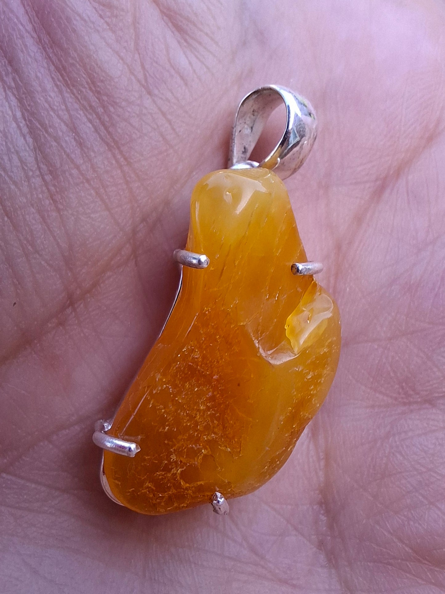 Baltic Amber Pendant, 925 Silver, Fossil (Ref: AP7)