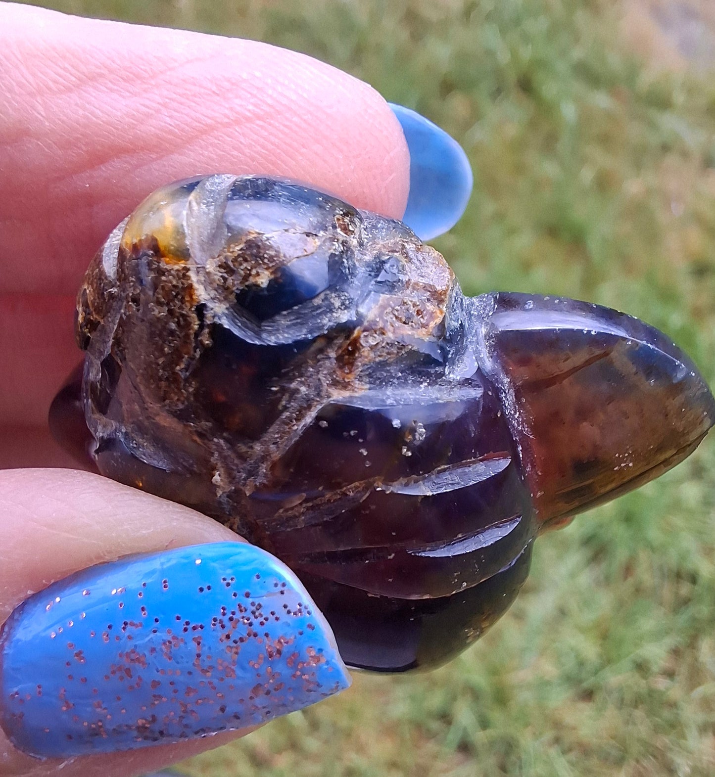 Red Amber Honey Bee Carving, 10.66g, Fossil (Ref: Bee39)