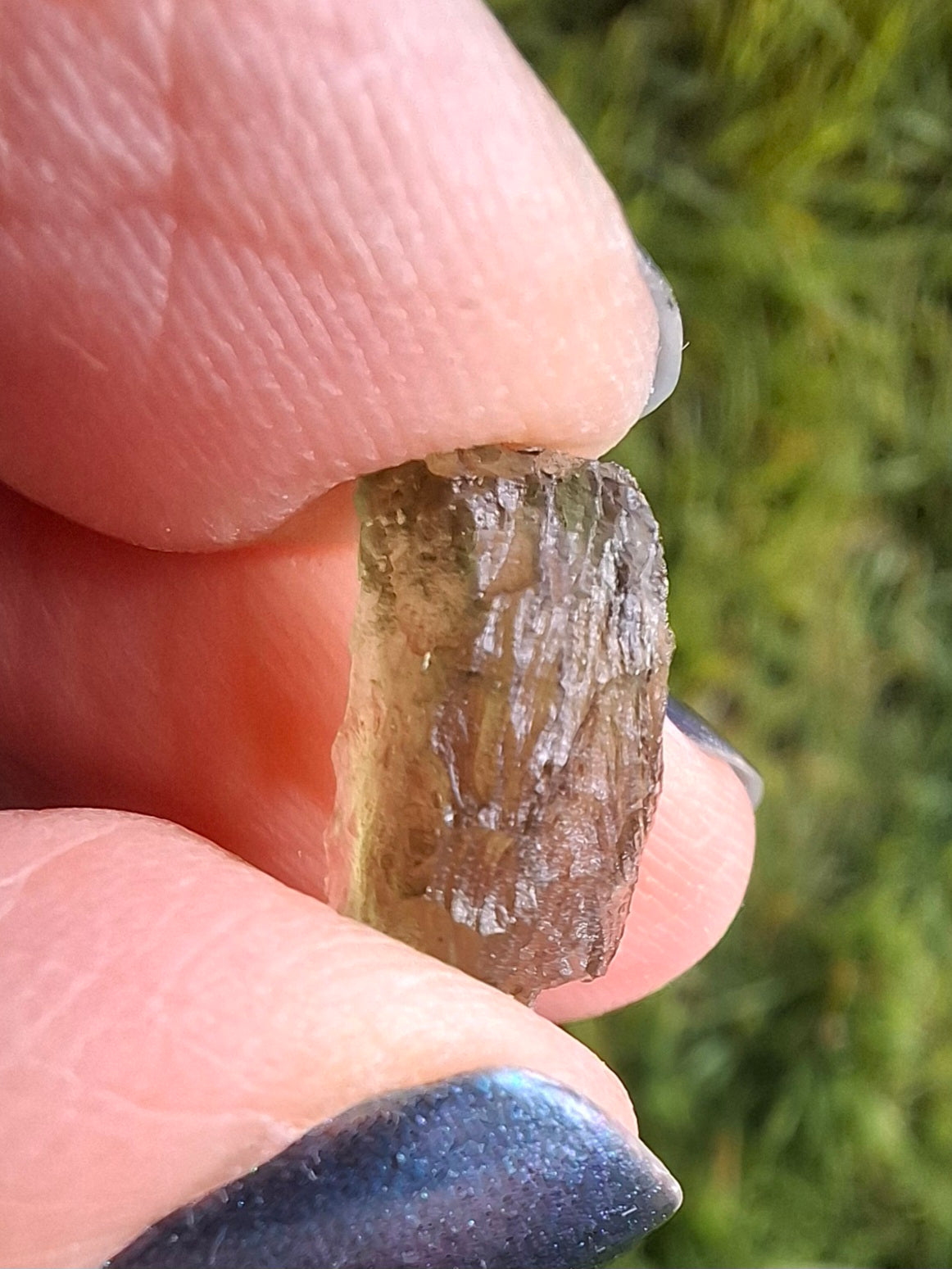 Moldavite Piece, 0.69g, Tektite (Ref: 1384)