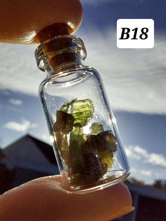 Moldavite chips (2.00g) in 3ml glass Bottle, Tektite (Ref: B18)