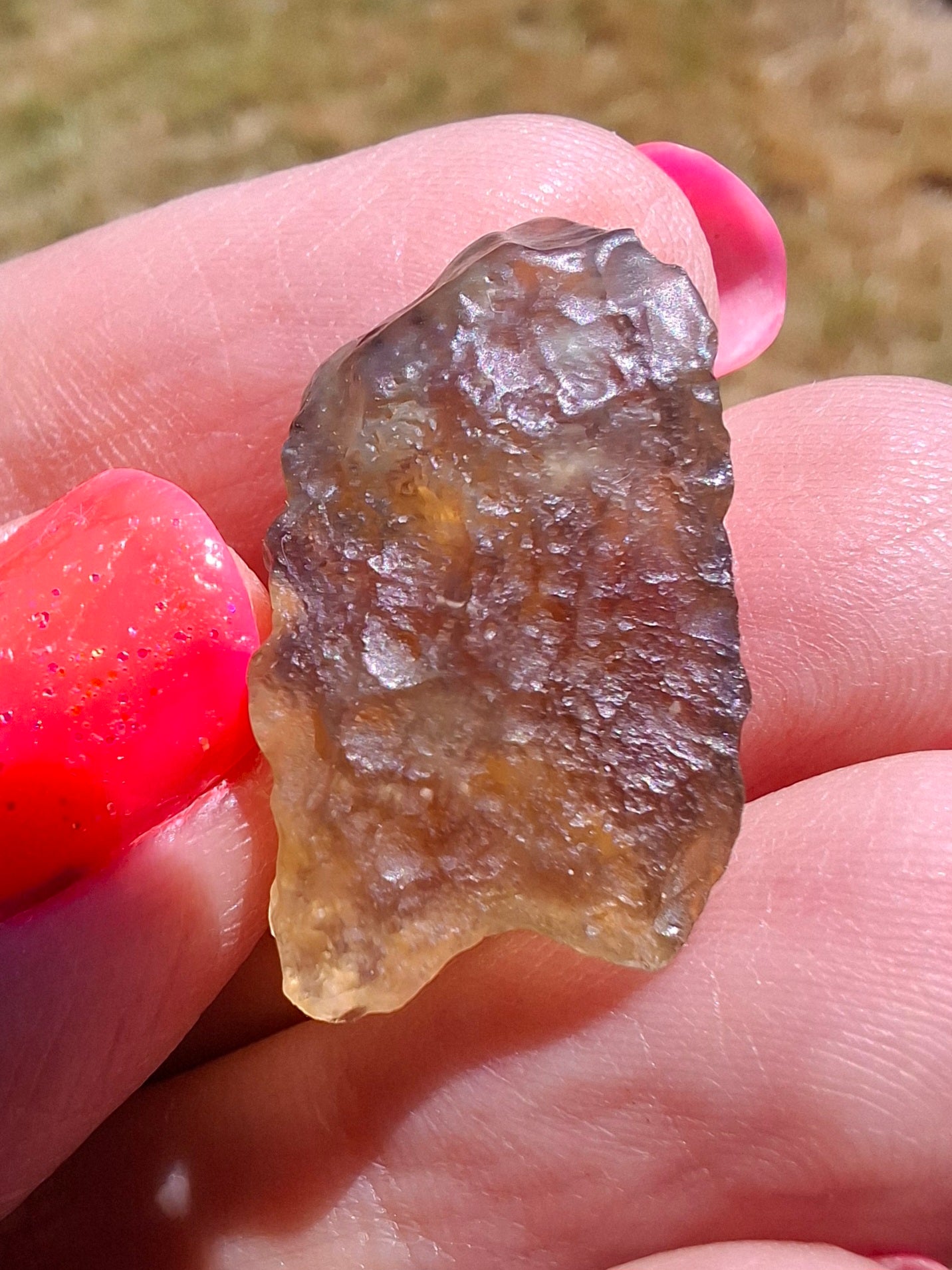 Libyan Desert Glass (darker) piece, 2.88g, Tektite (Ref: L1358)