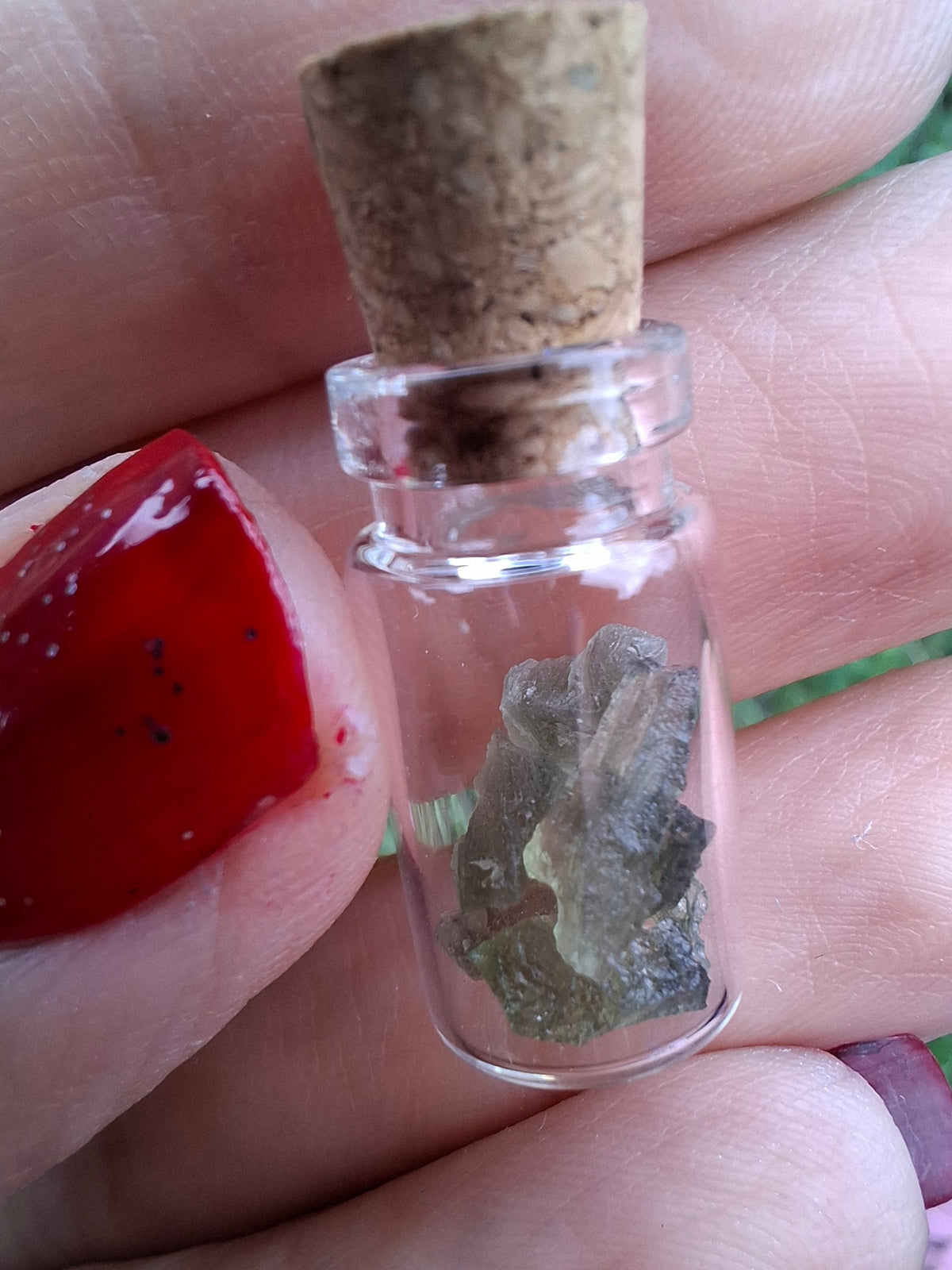 Moldavite Chips (0.50g) in 1ml Bottle, Tektite (Ref: B24)