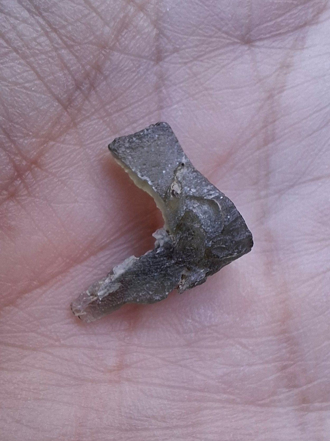 Moldavite Piece, 0.66g, Tektite (Ref: 1436)