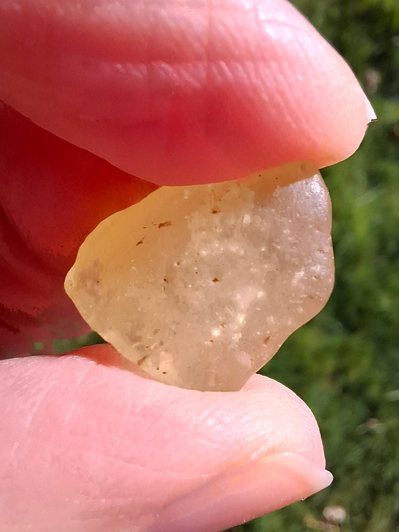 Libyan Desert Glass small Piece, 2.11g, Tektite (Ref: L1345)