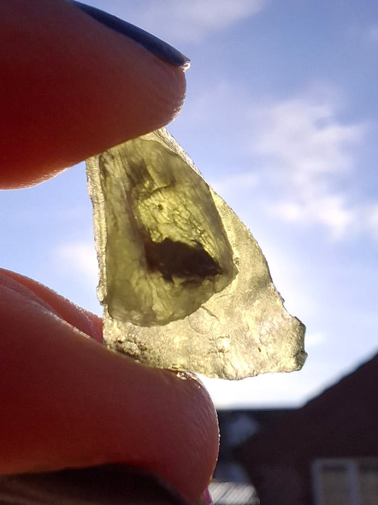 Moldavite Piece, 1.65g, Tektite (Ref: 1387)