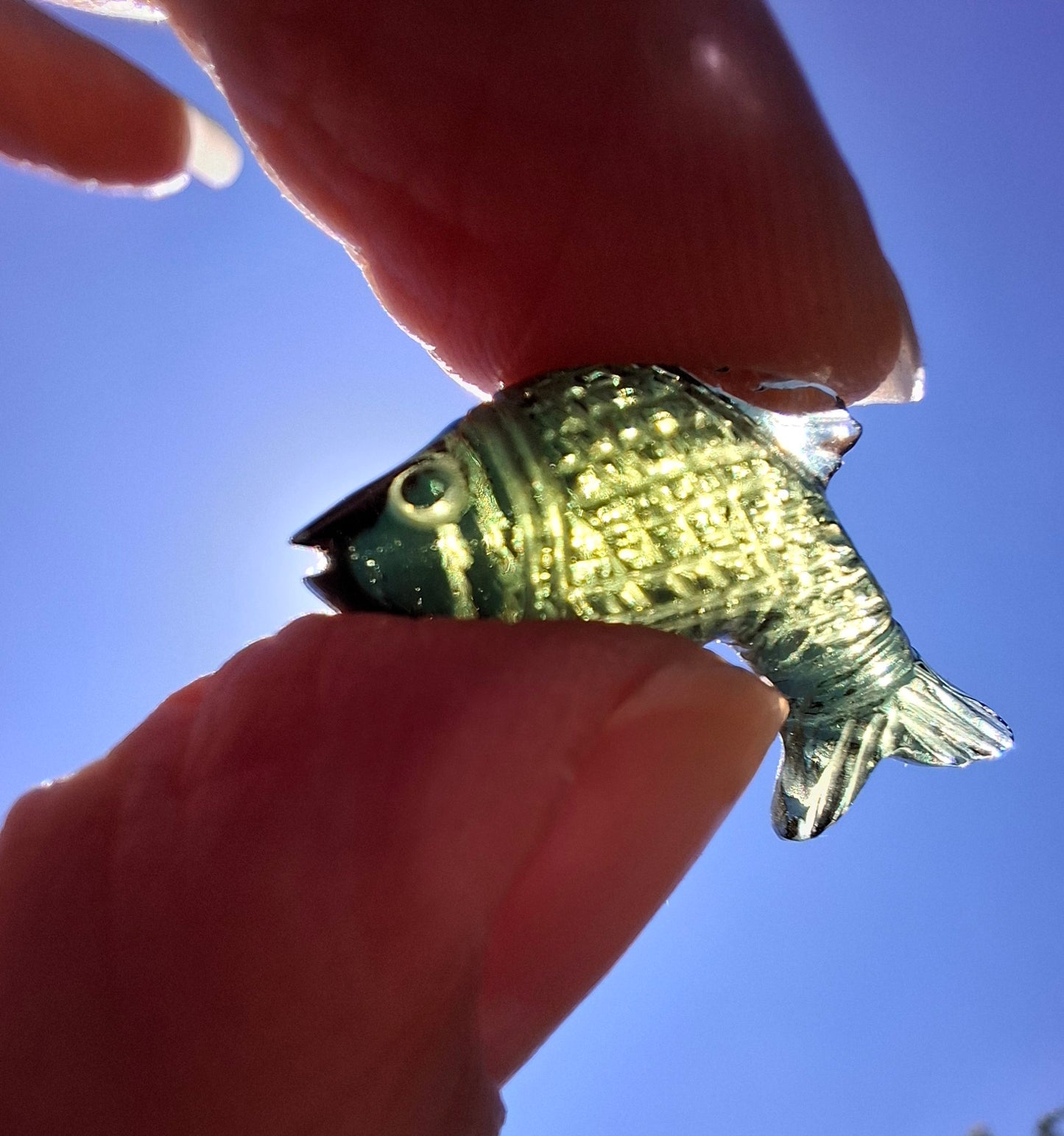 Moldavite FISH carving, 1.62g, Tektite (Ref: Fish6)