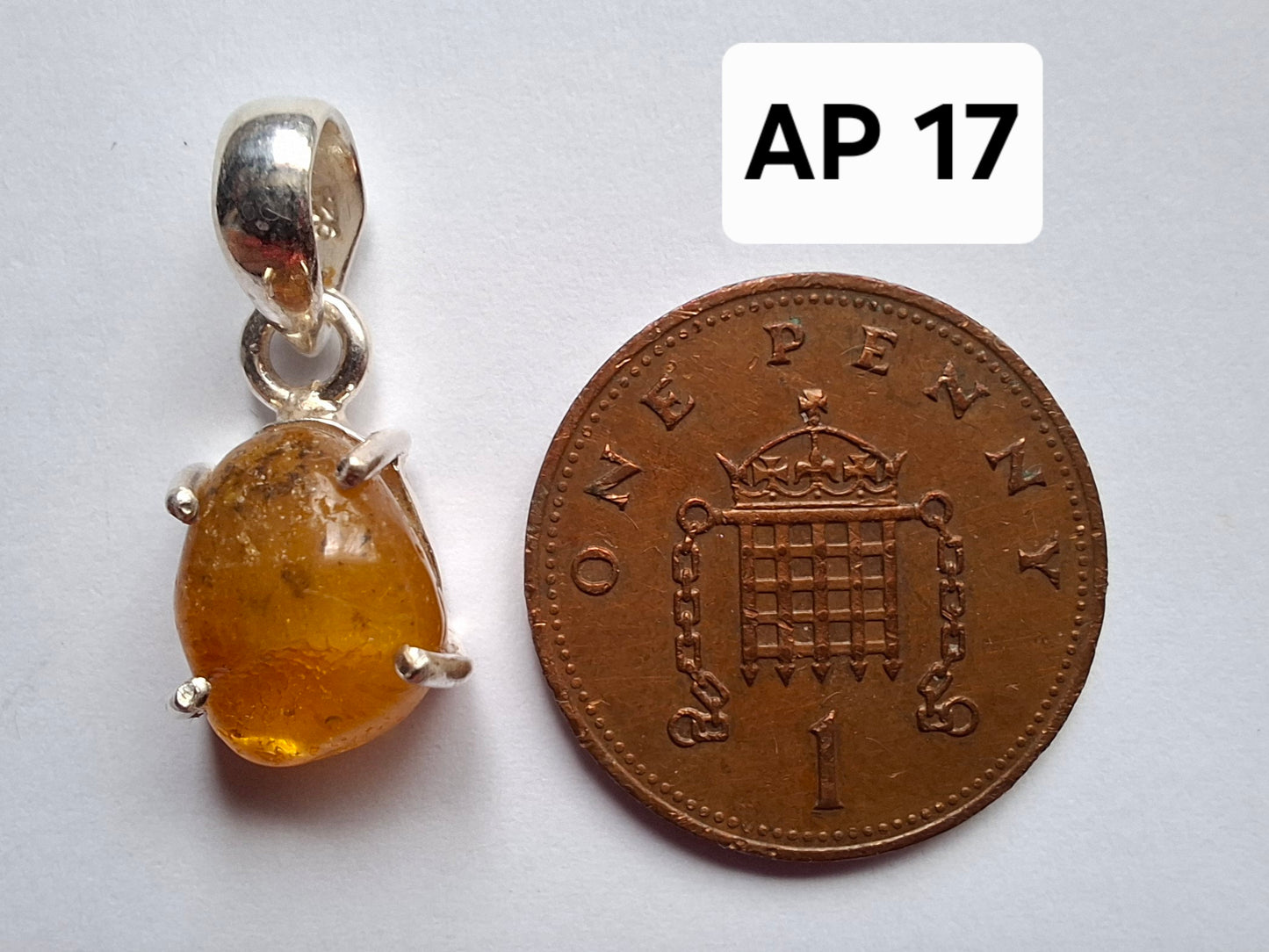 Baltic Amber Pendant, 925 Silver, Fossil (Ref: AP17)