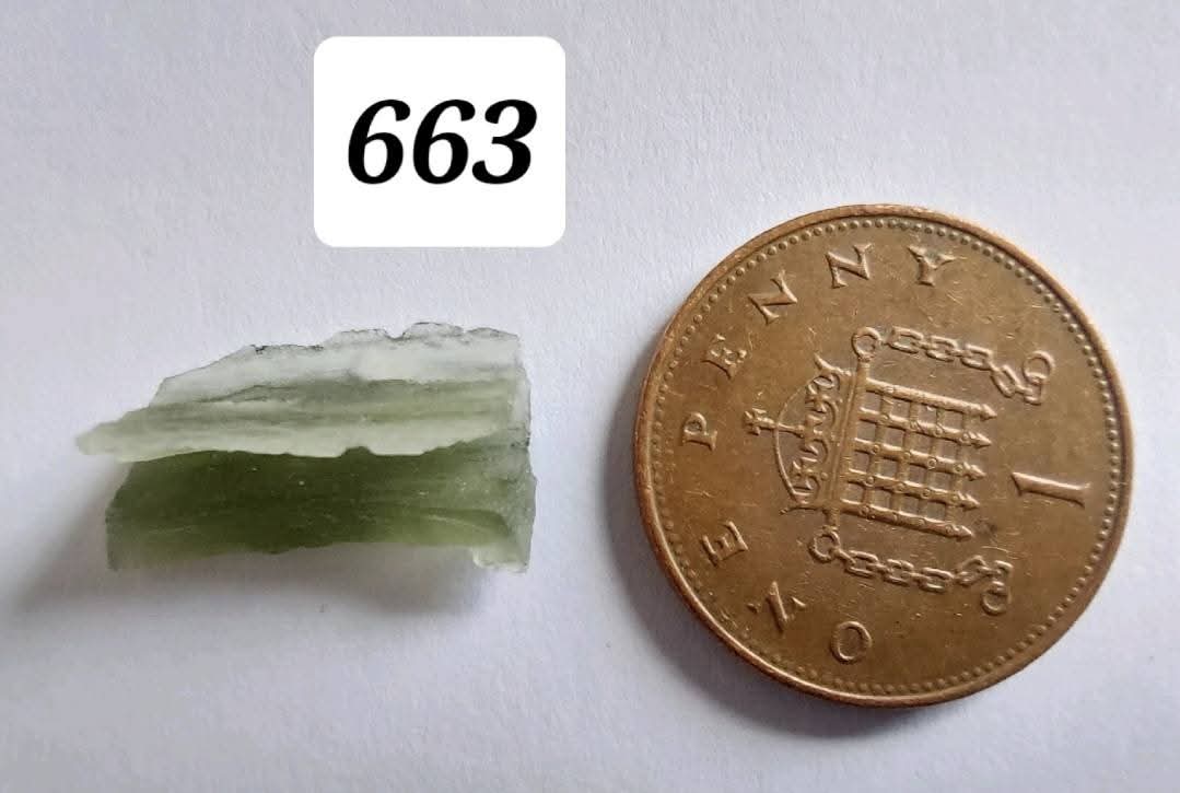 Moldavite Piece, 0.68g, Tektite (Ref: 663)