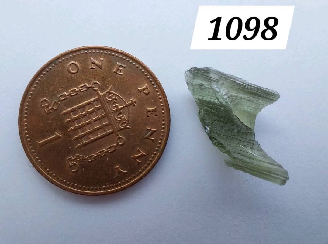 Moldavite Piece, 0.63g, Tektite (Ref: 1098)