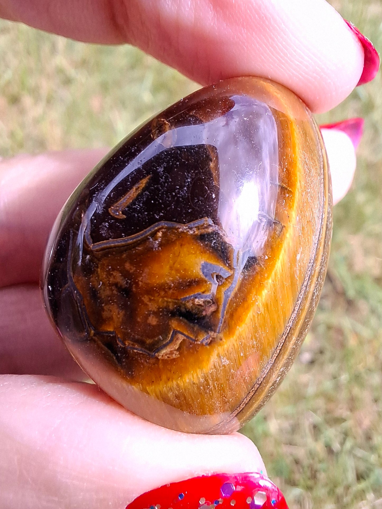Tigers Eye, Tumble Stone, Crystal (Ref: T134)