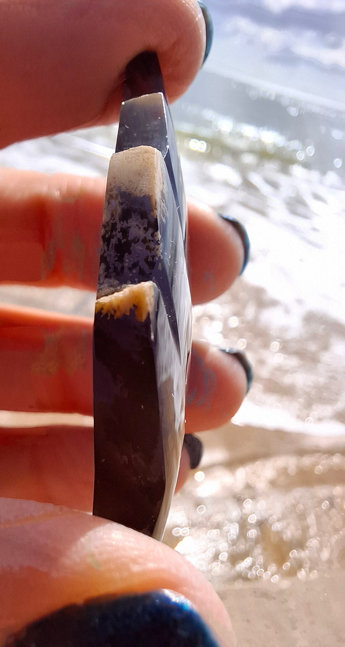 Red Amber Leaf Carving, 7.03g, Fossil (Ref: Leaf11)