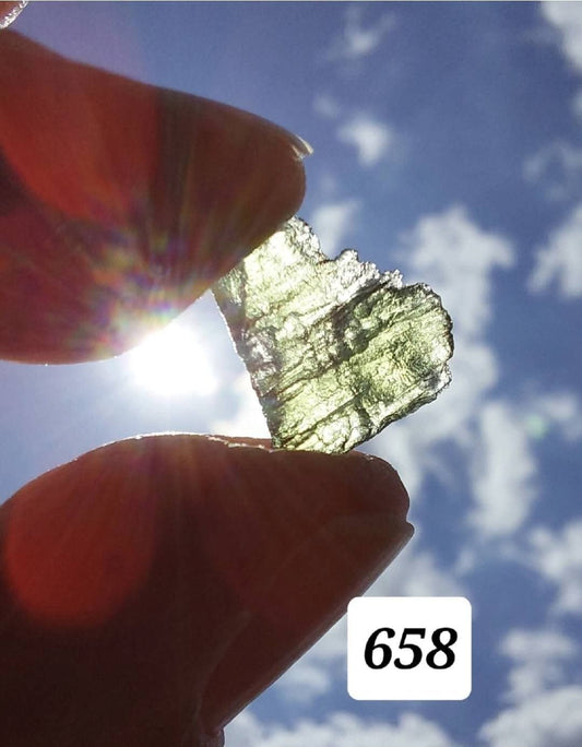 Moldavite Piece, 0.60g, Tektite (Ref: 658)